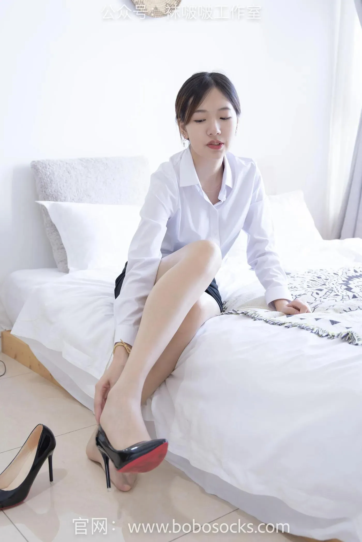 [BoBoSocks袜啵啵]NO.111 小甜豆-高跟鞋、油亮肉丝 [133P]插图1